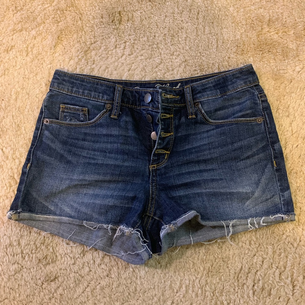 Universal thread shorts